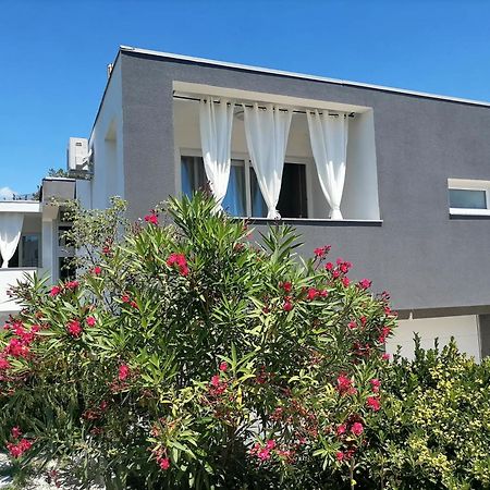 Apartments Dora Bibinje, 30 M From The Sea Exterior foto